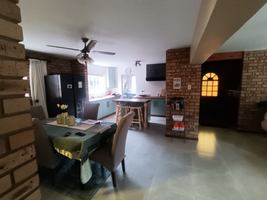 4 Bedroom Property for Sale in Roylglen Gardens Northern Cape